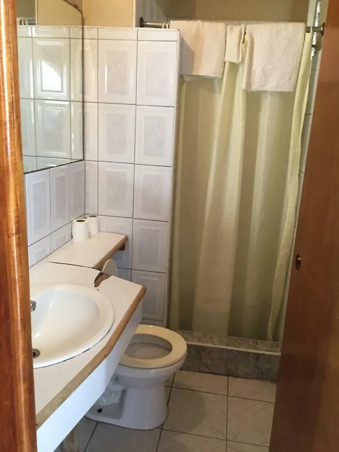 Callie'S Beach House Hotel Portmore