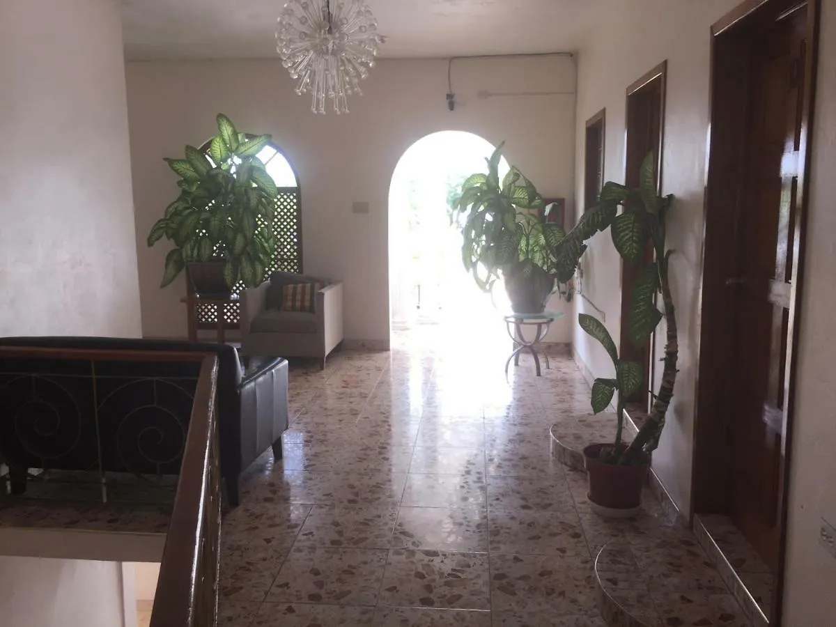 Callie'S Beach House Hotel Portmore Jamaica