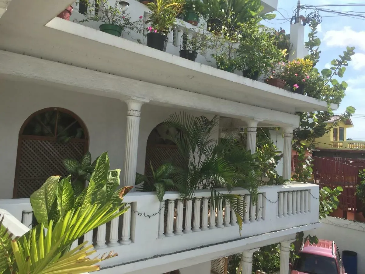 فندق بورتمورفي  Callie'S Beach House