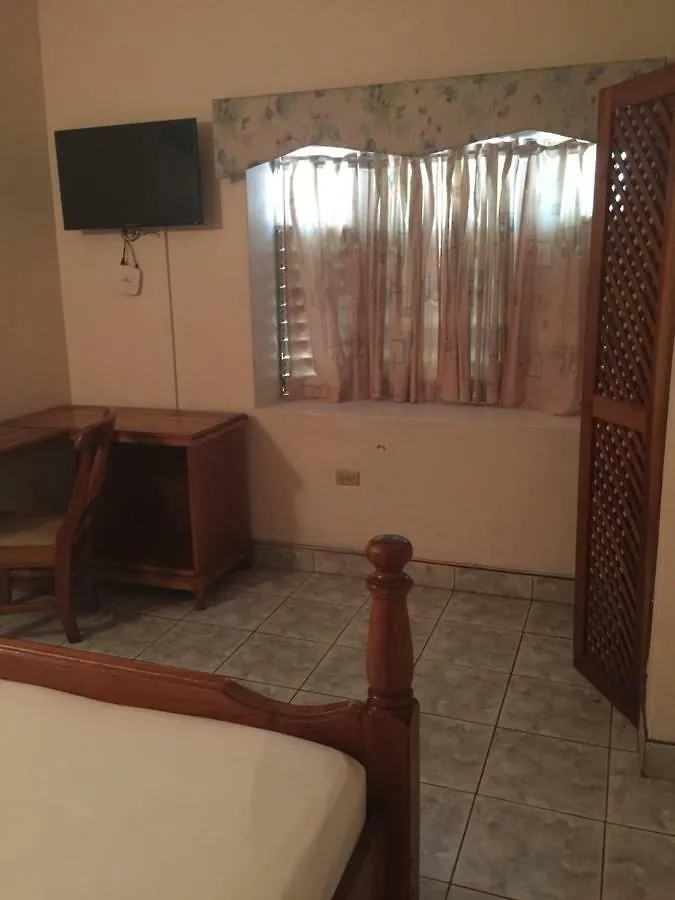 فندق بورتمورفي  Callie'S Beach House جامايكا